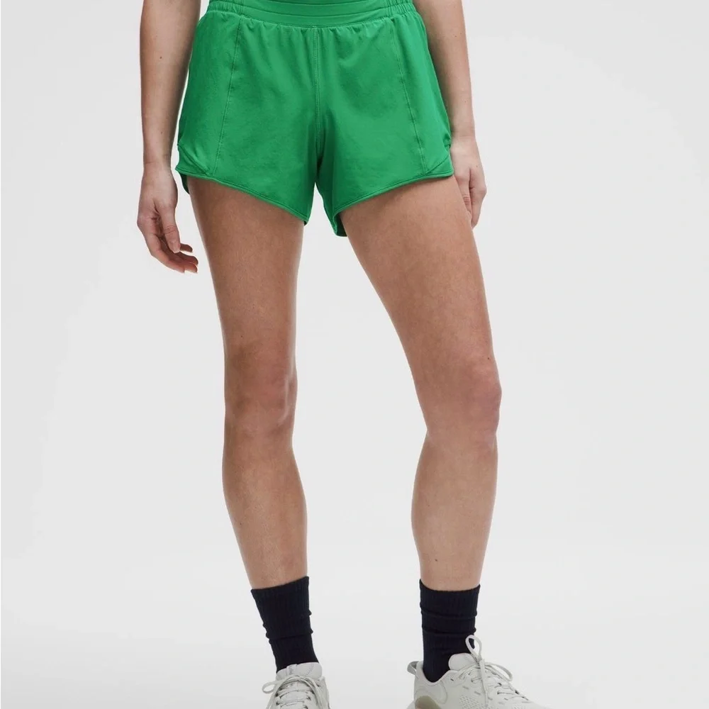 Lululemon Hottie Hot Shorts Size 2 Green NWT - Picture 1 of 10